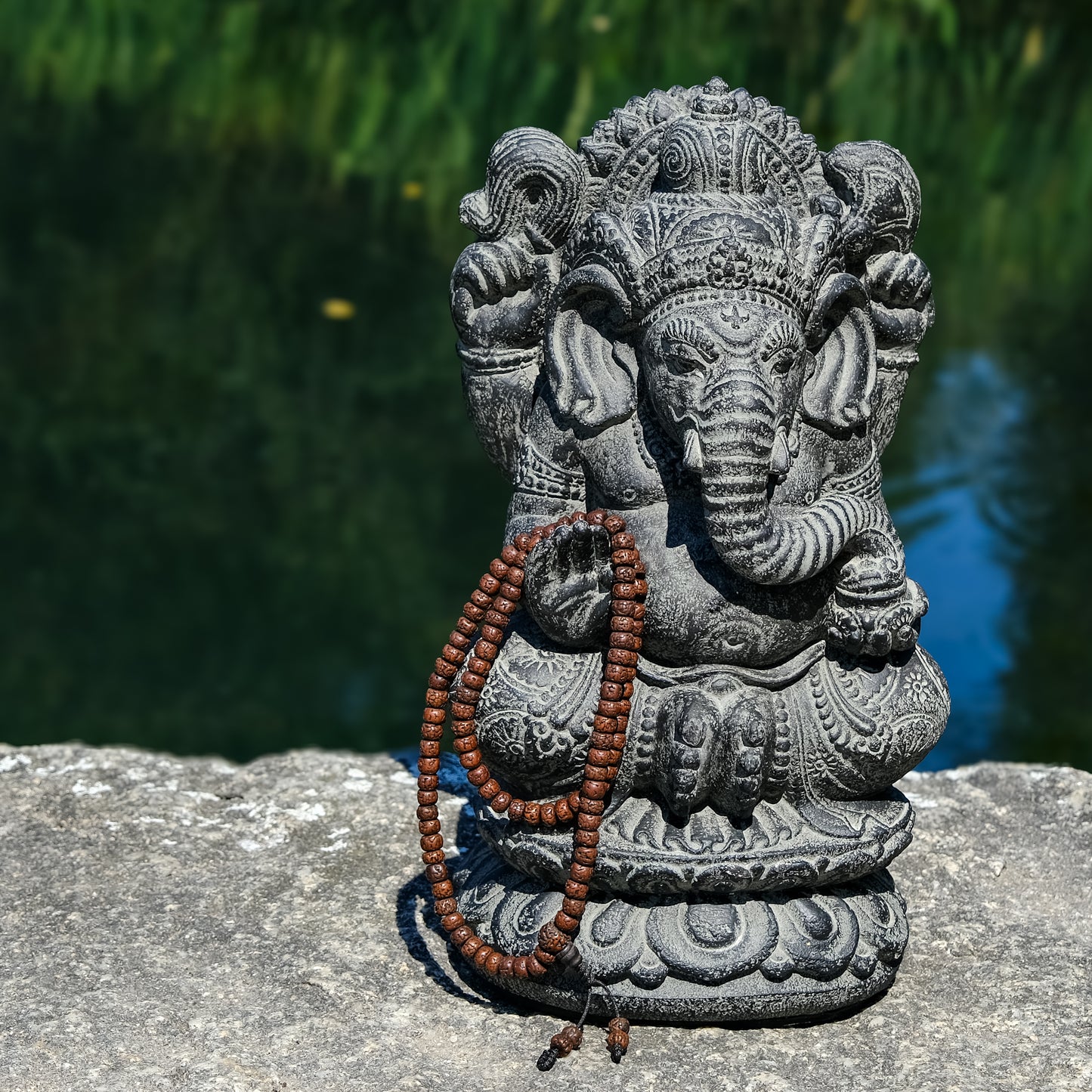 Japamala Rudraksha antiga