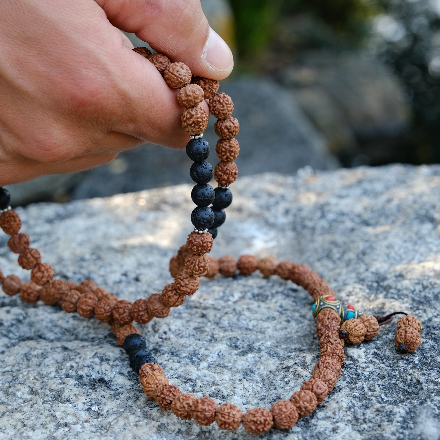 Japamala Rudraksha & Pedra vulcanica