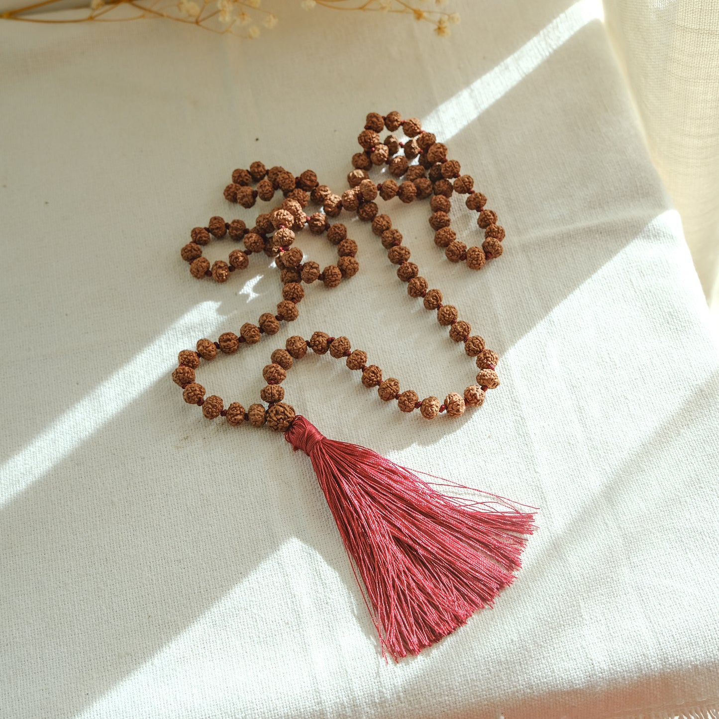 Japamala Rudraksha com Nó - Vermelho