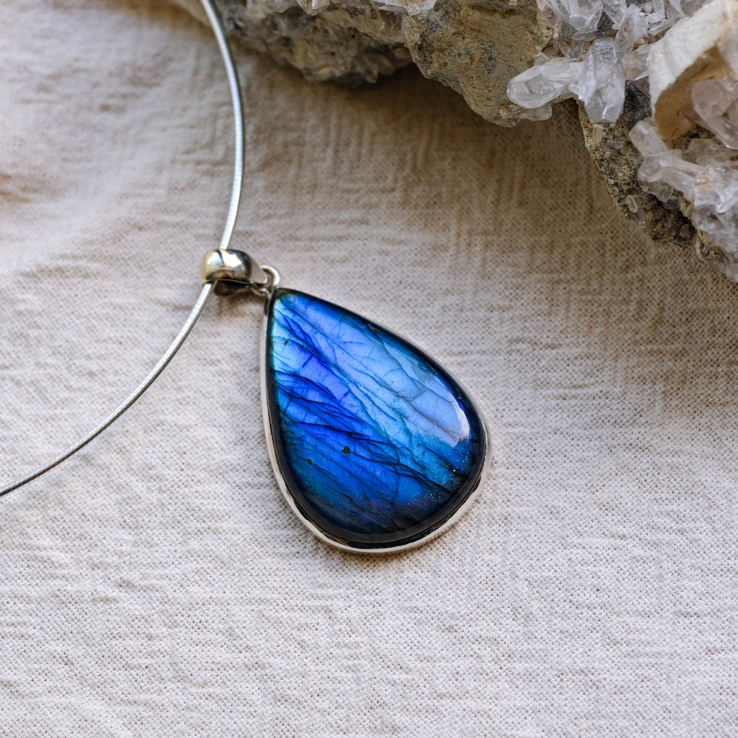 Labradorite Gota Grande
