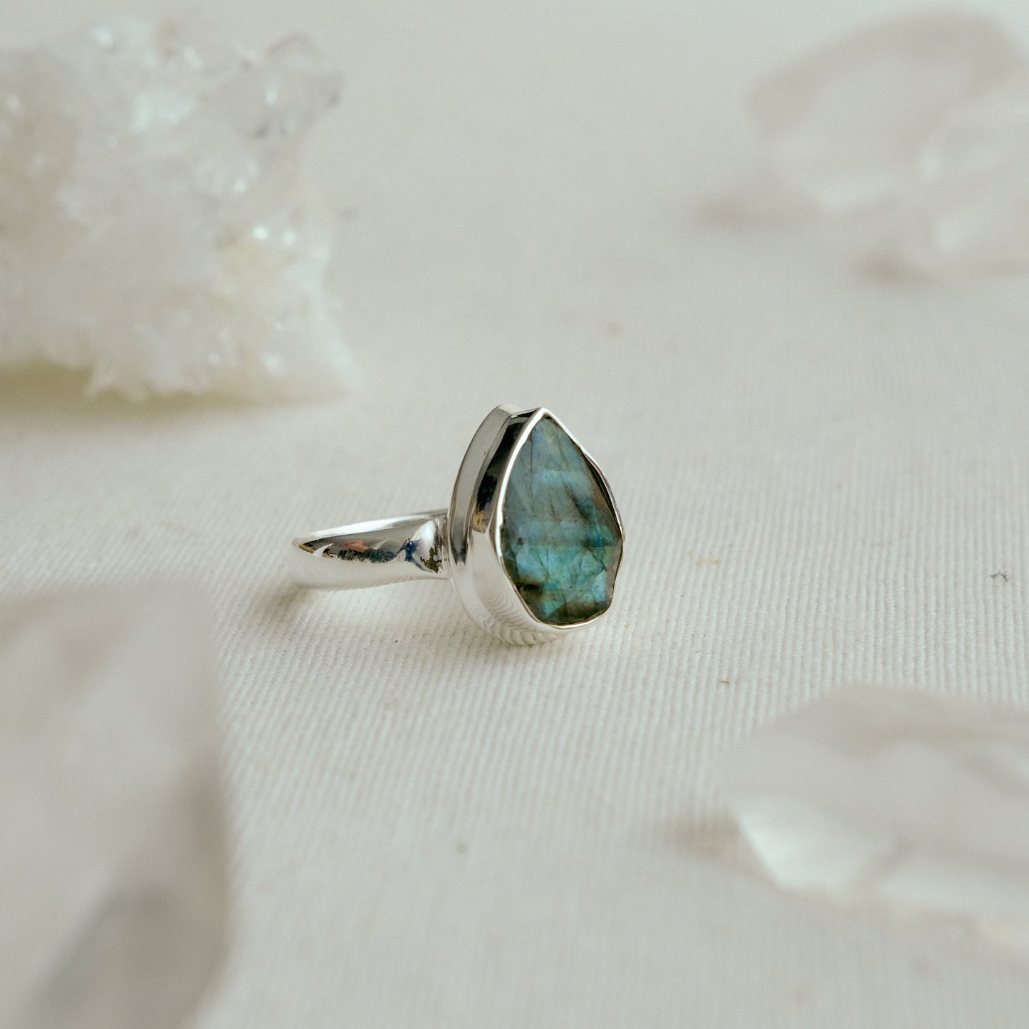 Anel Gota Labradorite