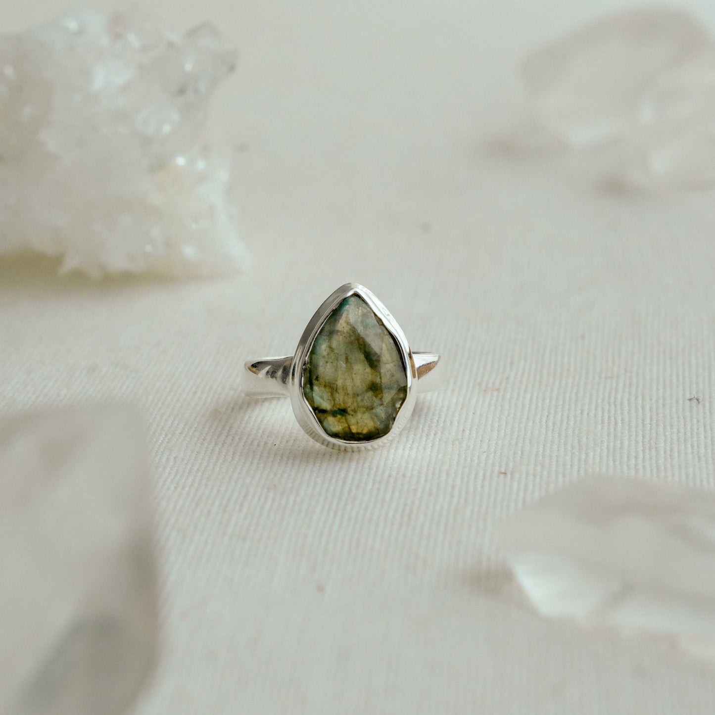 Anel Gota Labradorite