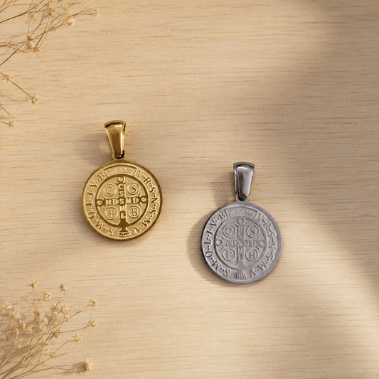 Medalha de S. Bento com Madrepérola